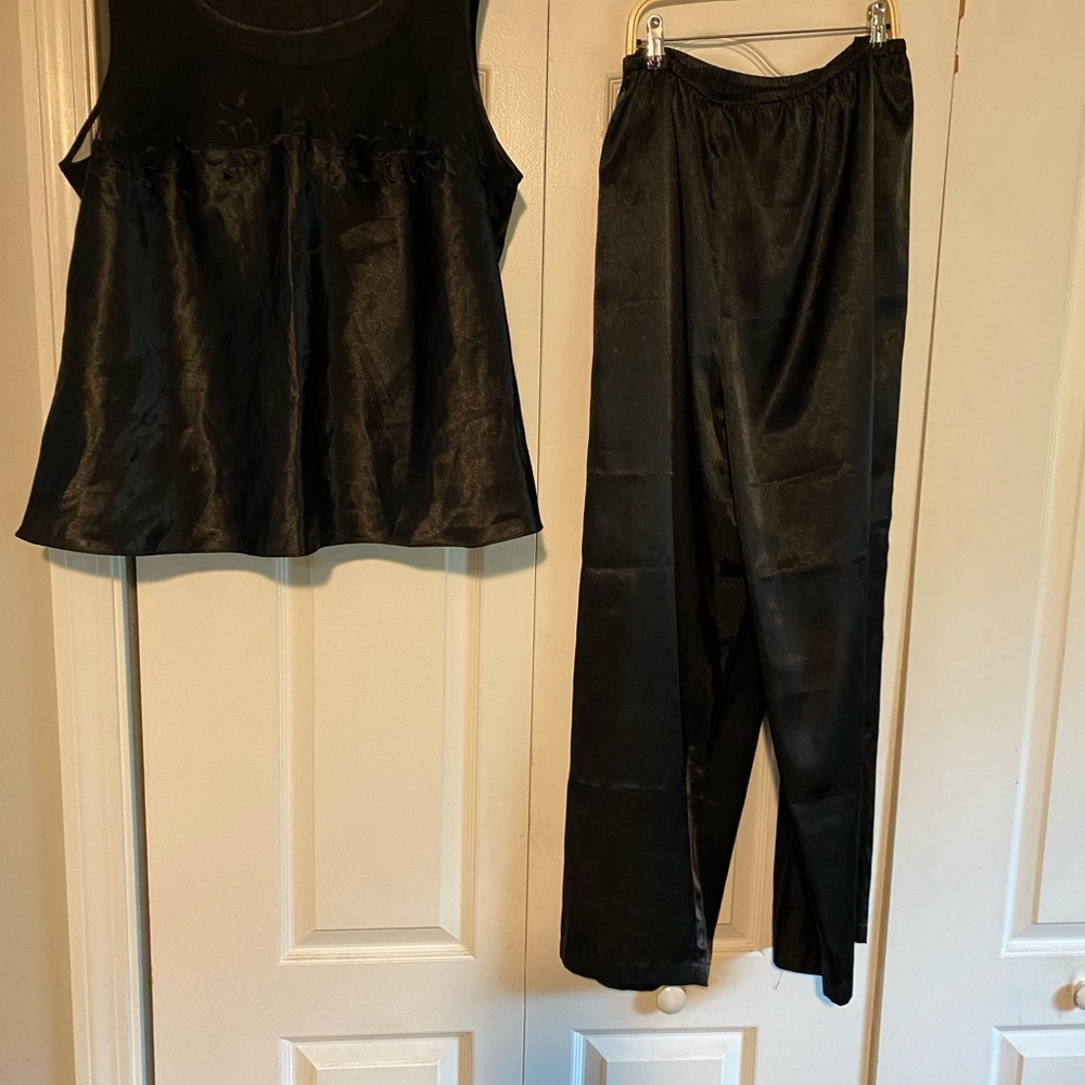 Women’s Ashley Stewart black pj’s w. Sheer yoke 2x(sold as one set)